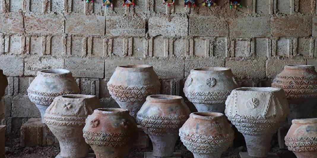 Baba-oğul el ele veriyor, killi topraktan çıkarıyor! Unutulmasına izin vermiyorlar: Taleple birlikte daha çok üretiyorlar 5